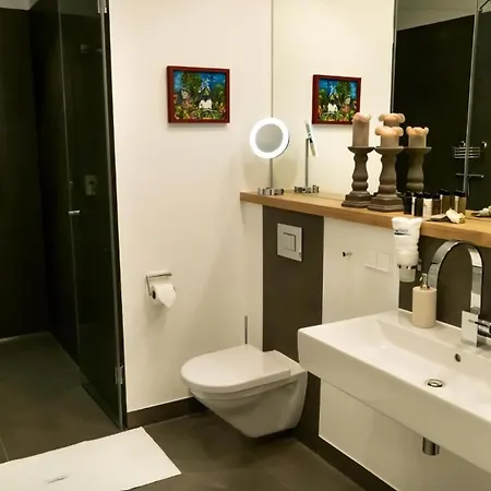 Gemuetliche Mit Pool, Garten Und Sauna 아파트